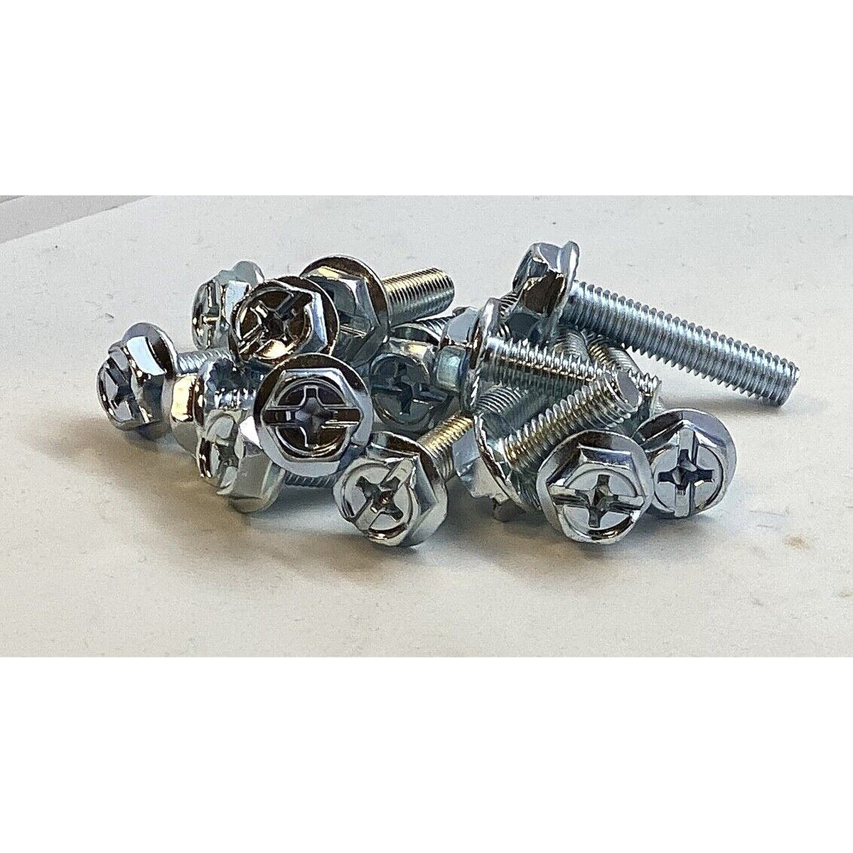 Sperrzahnschraube mit Flansch, M6 × 25, Festigkeit 8.8, Stahl verzinkt (277-05) – Ansicht 3