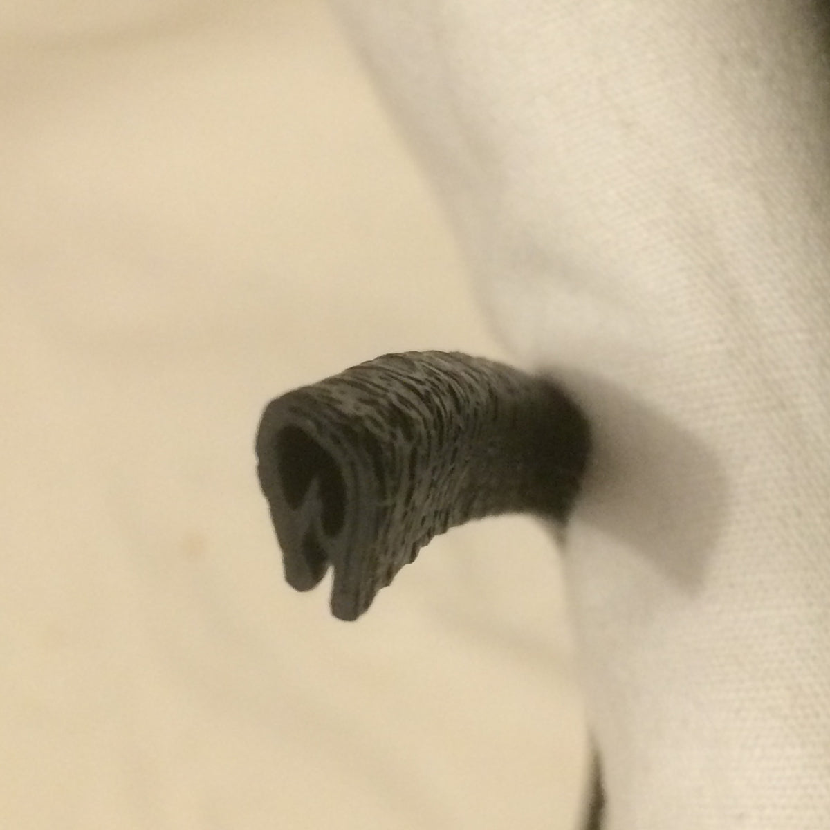 Kantenschutzprofil mit Stahlkern PVC, Klemmbereich 0,8–1 mm, schwarz (1C10-0460)
